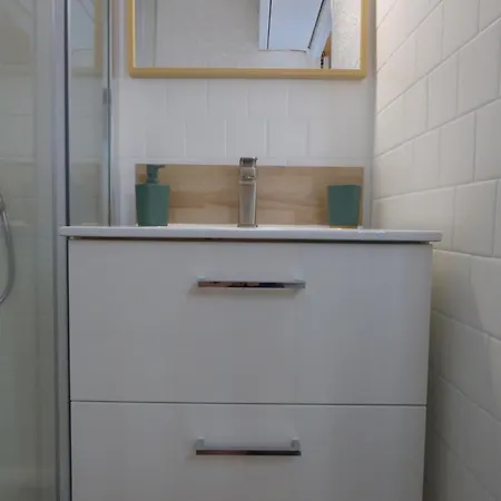 Le Summer, Cosy Et A 2 Min De La A Pied 아파트